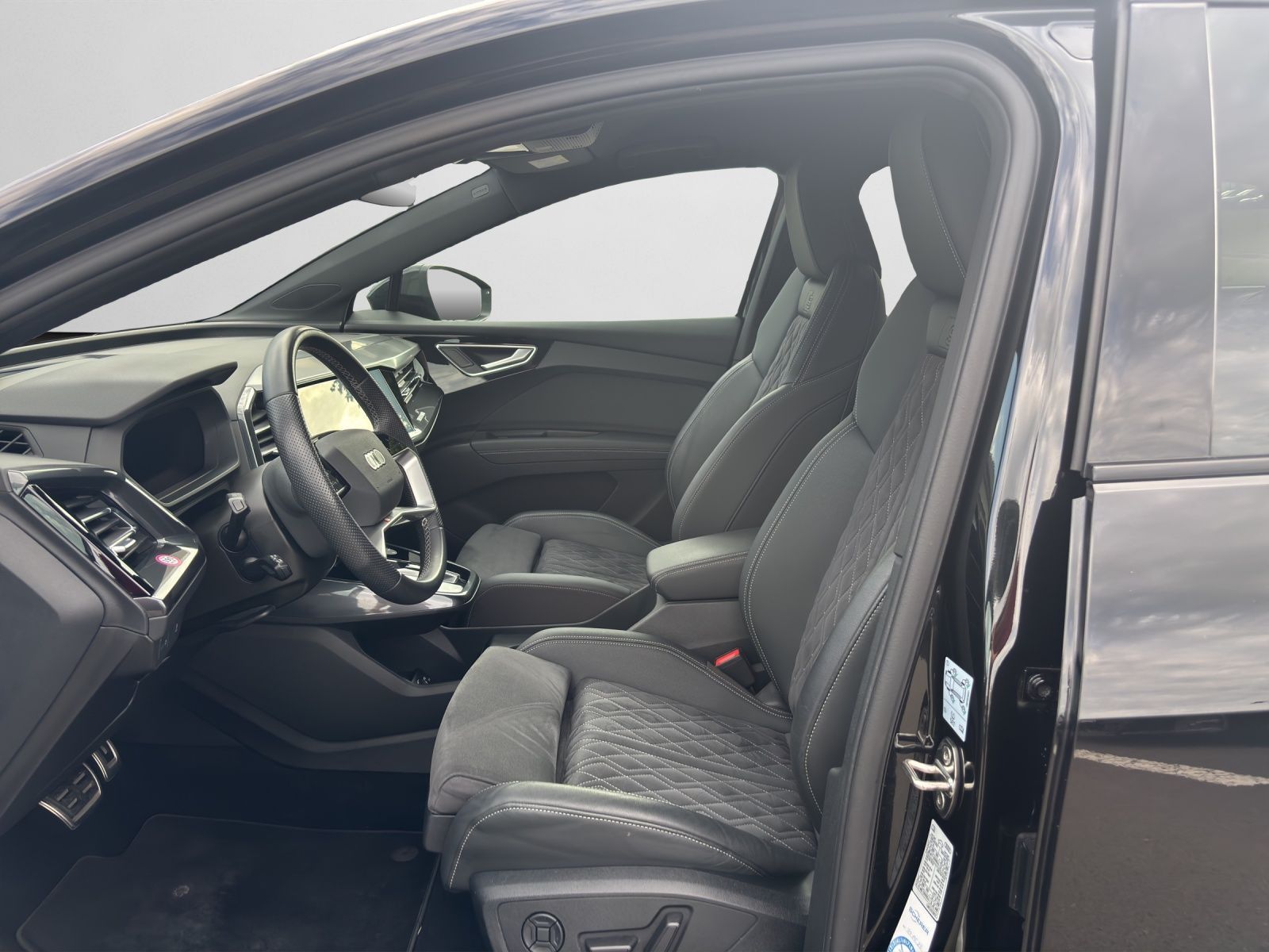 Audi Q4 e-tron 50 Quattro S-line KLIMA NAVI RFK SHZ A