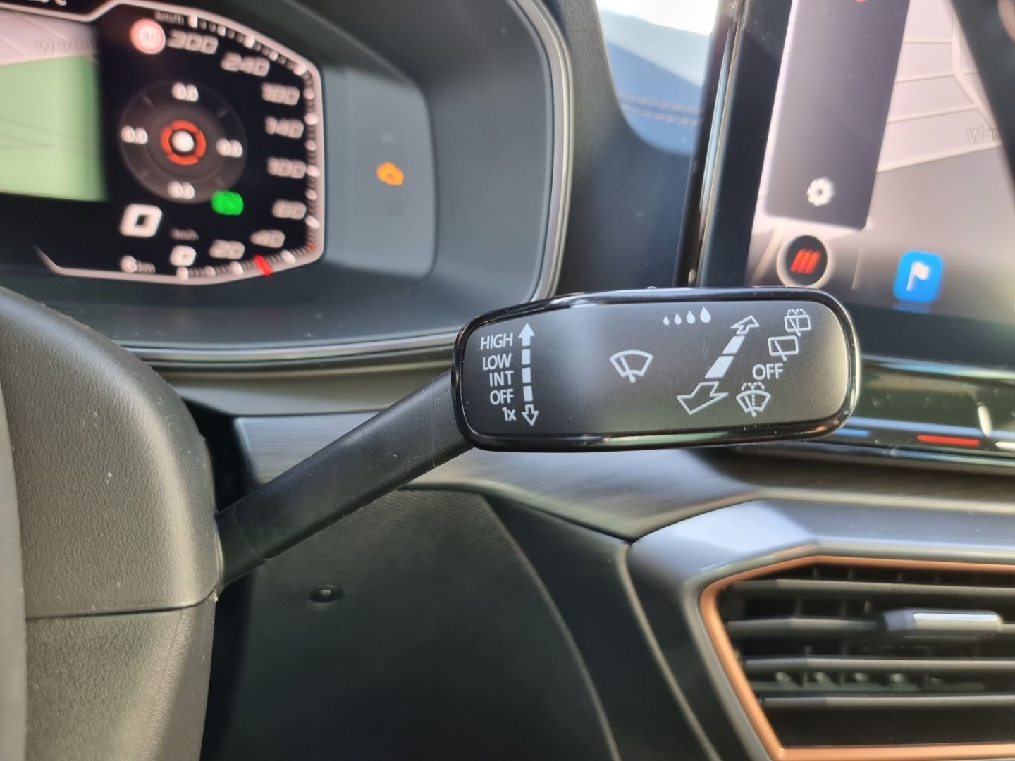 Cupra Formentor 2.0 TSI DSG 4Drive VZ ACC DCC Pano AHK