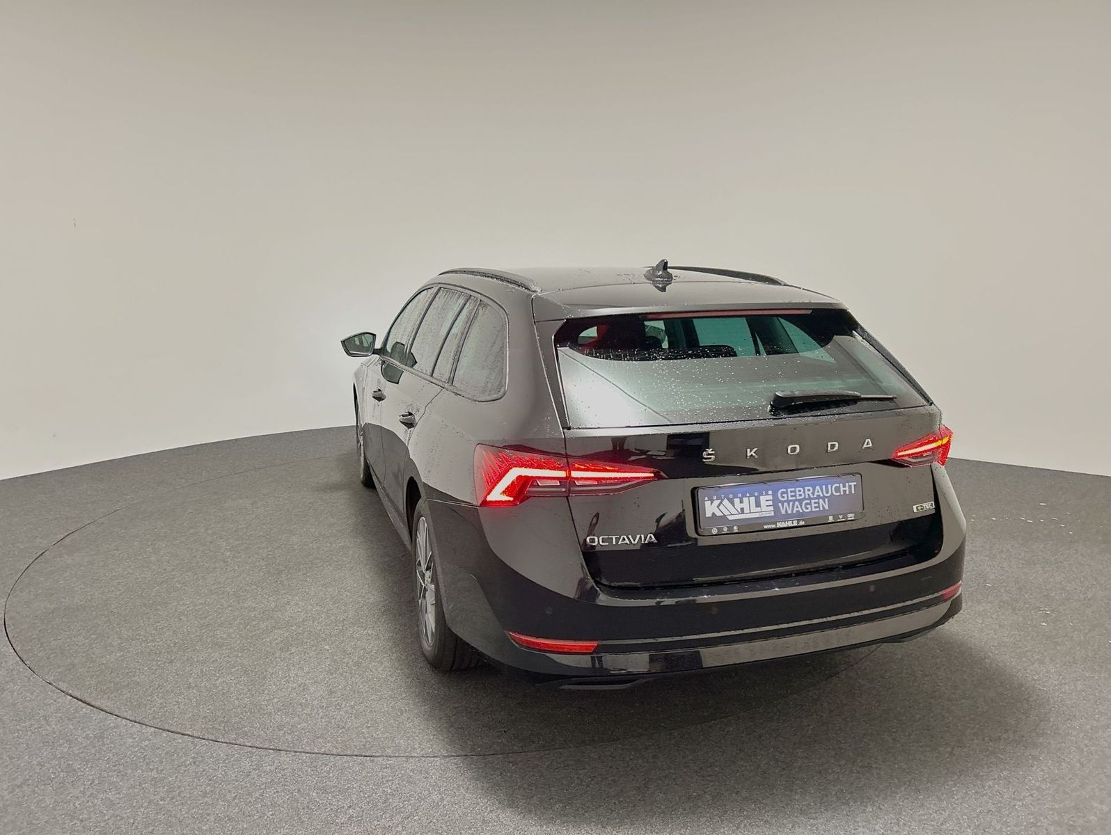 Skoda Octavia Combi 1.5 TSI - Samsaru's Car Outlet