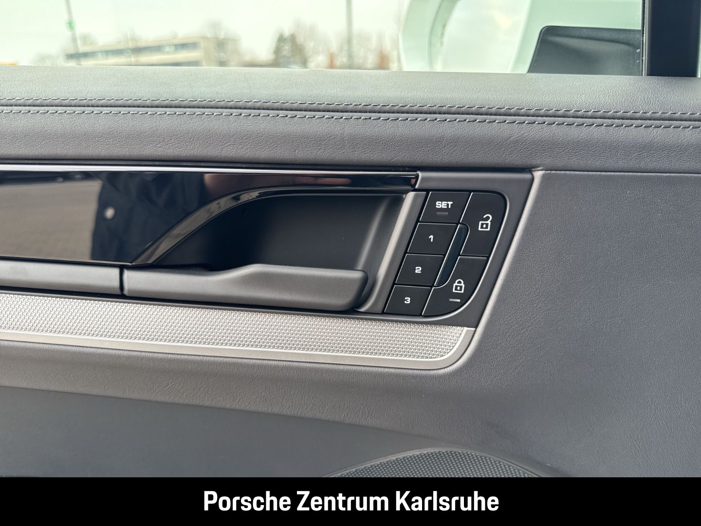 Porsche Cayenne E-Hybrid BOSE LED-Matrix Panoramadach