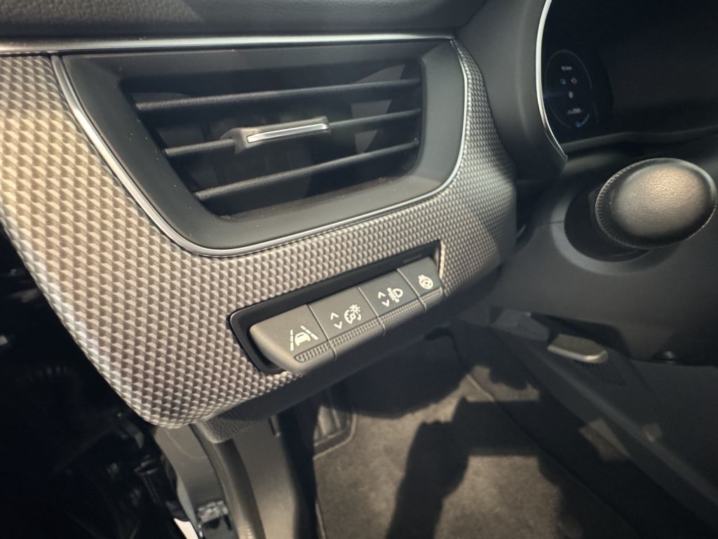 Renault Arkana INTENS E-TECH 145 - Samsaru's Car Outlet