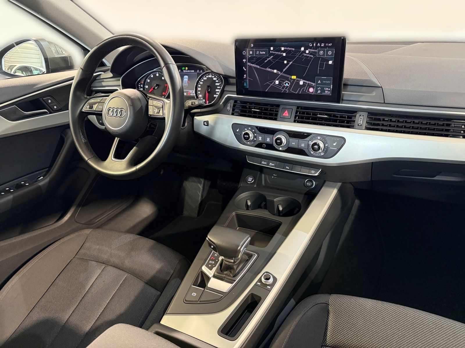 Audi A4 Avant 35 TFSI S TRONIC - Samsaru's Car Outlet