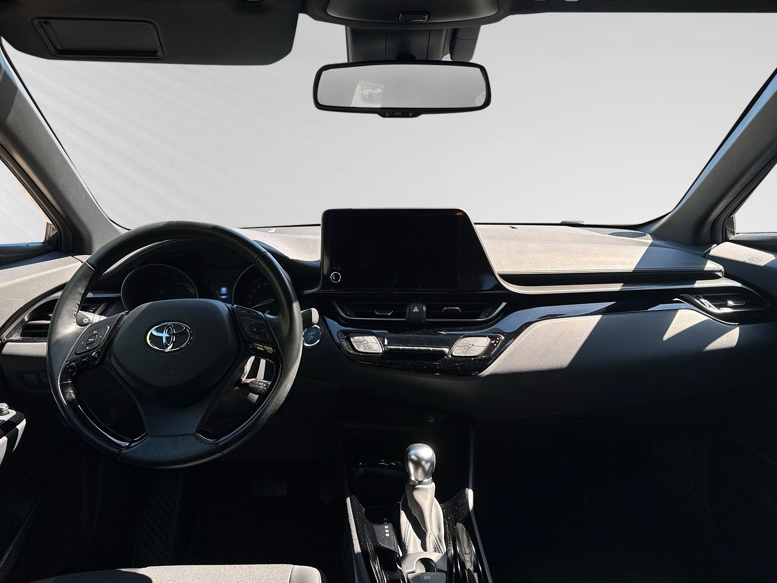 Toyota C-HR Hybrid - Samsaru's Car Outlet