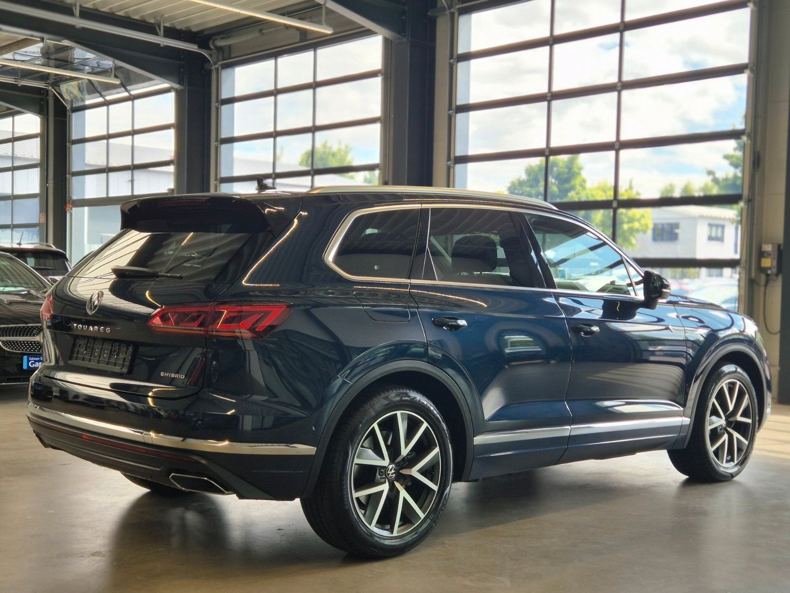 Volkswagen TOUAREG 3.0TSI ELEGANCE 4M eHYBRID - Samsaru's Car Outlet