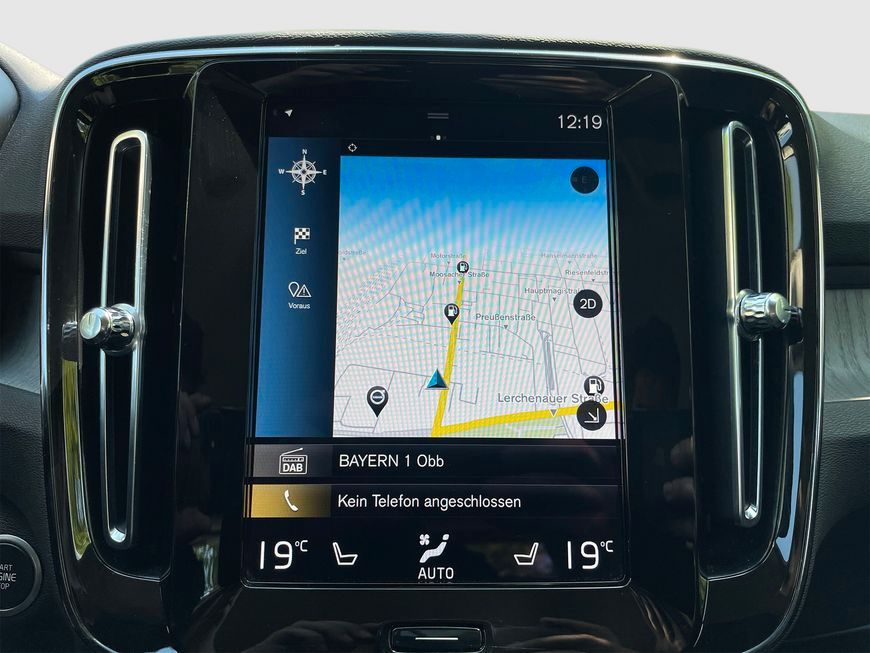 Volvo XC40 T5 Recharge Inscription - Samsaru's Car Outlet