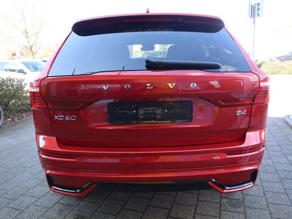 Volvo XC60 B4 B Plus Dark - Samsaru's Car Outlet