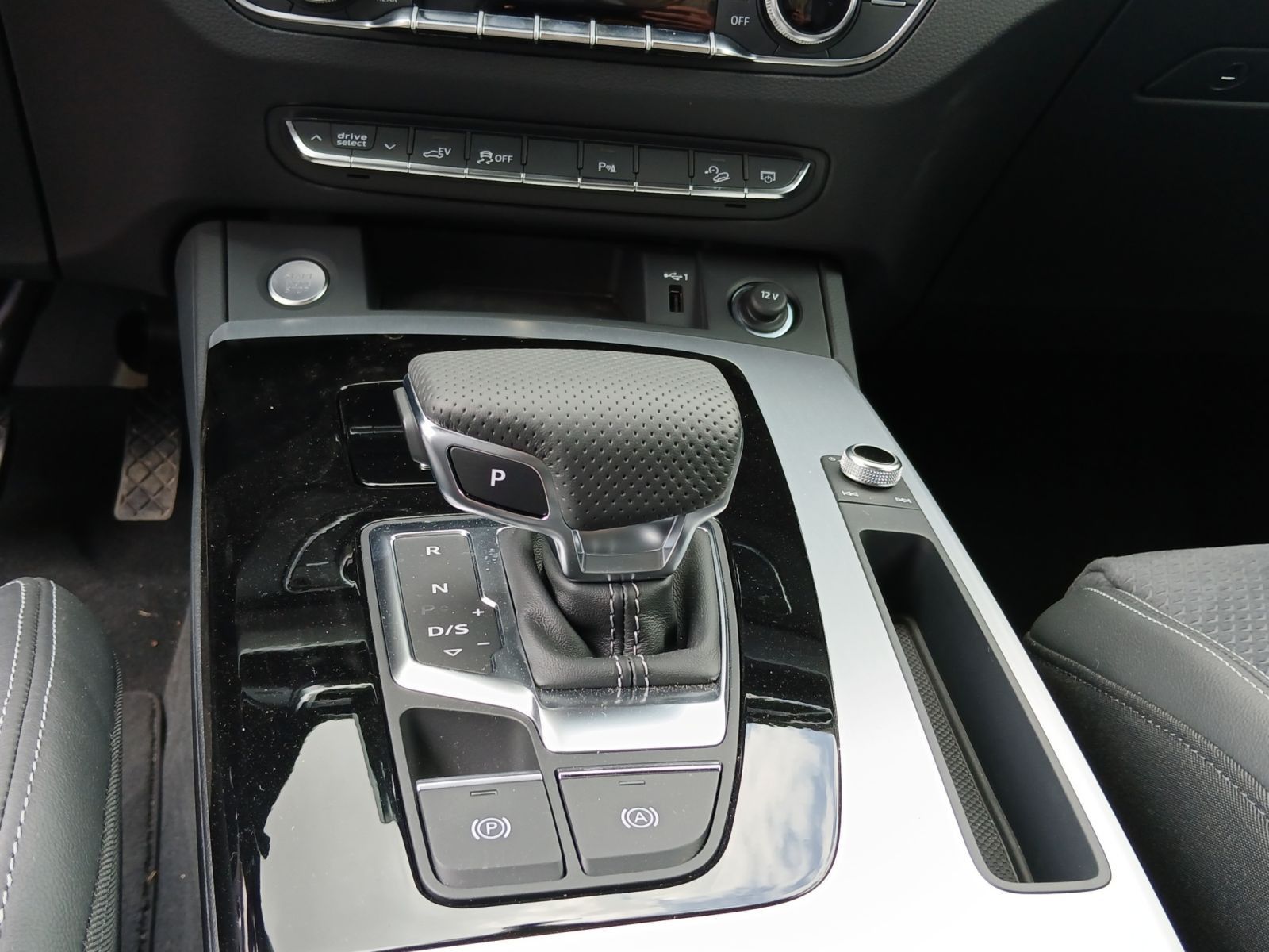 Audi Q5 50 TFSI e quattro S-tronic S line Matrix Stan