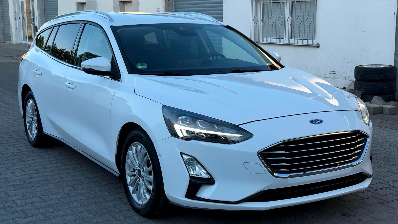 Ford Focus 2,0 - Samsaru's Car Outlet