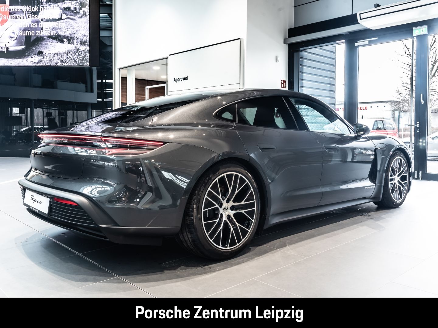 Porsche Taycan 4 Massage Sitzlüftung Bose ACC SportChron