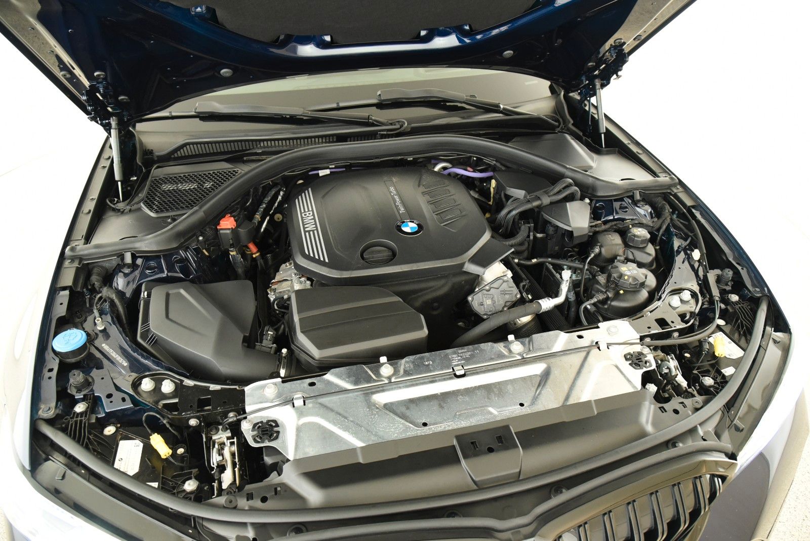 BMW 320d Touring xDrive M Sport - Samsaru's Car Outlet