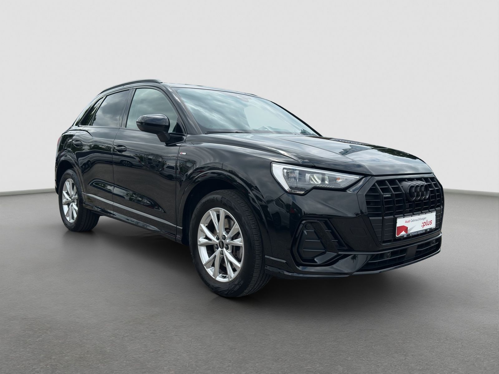Audi Q3 S line 40 TFSI quattro - Samsaru's Car Outlet