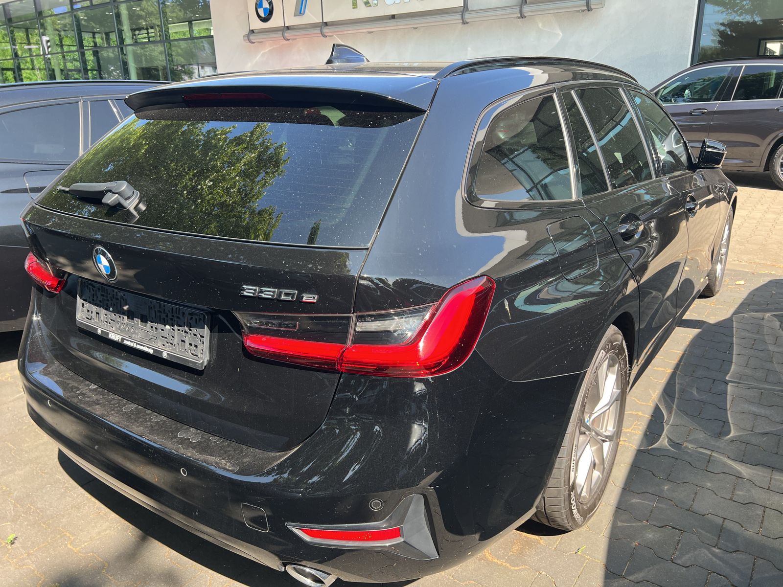 BMW 330e Touring SPORT LINE - Samsaru's Car Outlet