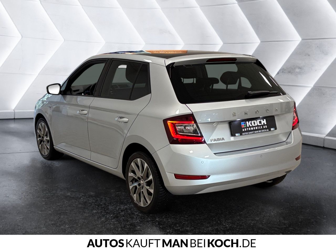 Skoda Fabia 1.0 TSI DSG - Samsaru's Car Outlet