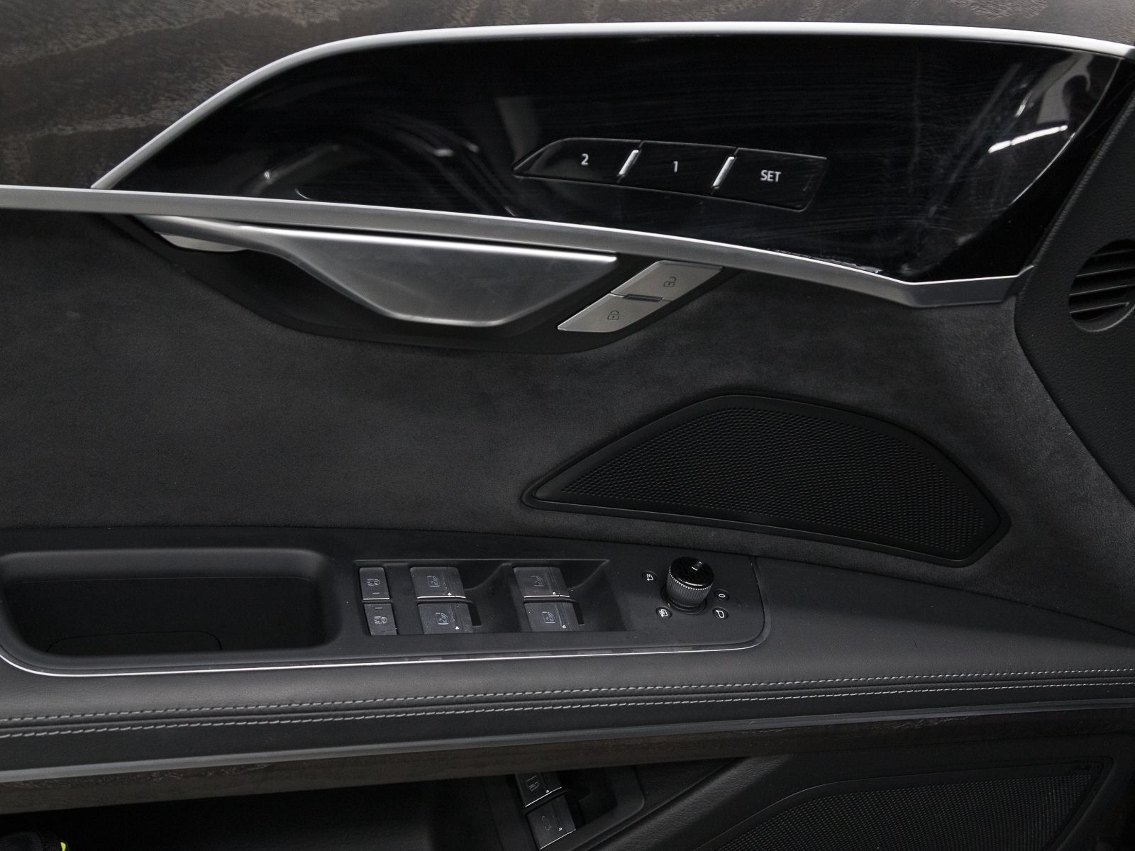 Audi A8 Lang 60 TFSIe Q NP145 - Samsaru's Car Outlet