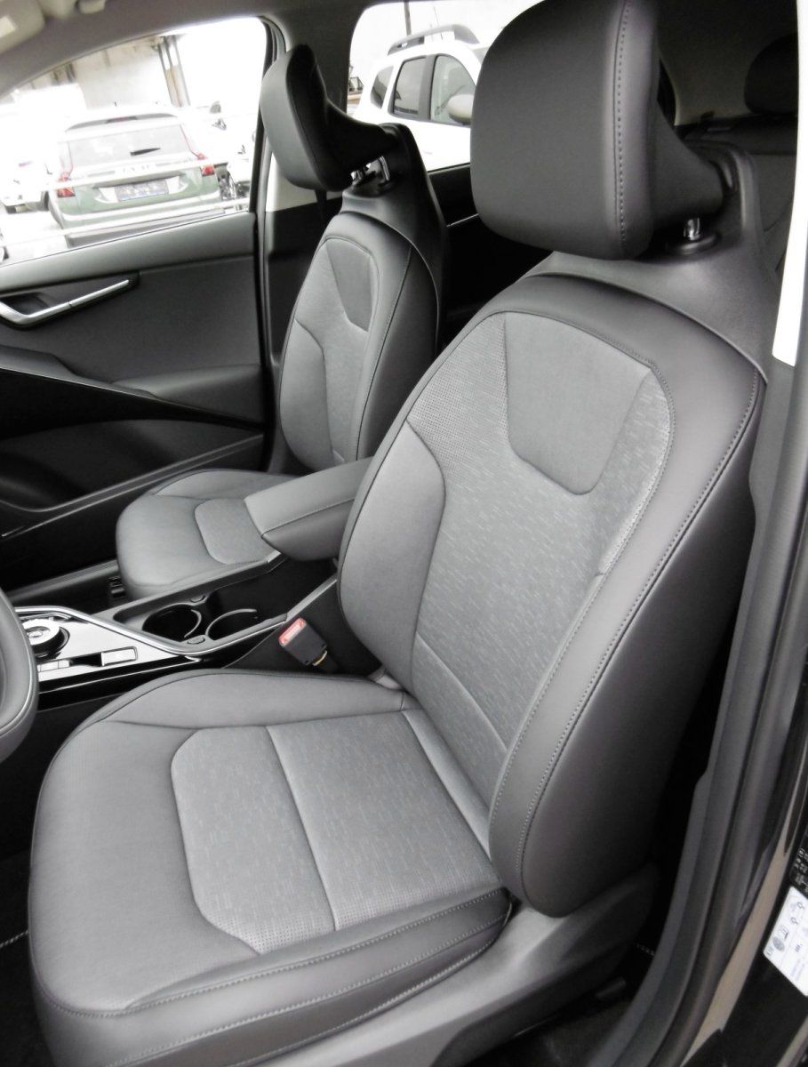Kia Niro Spirit 1.6 Hybrid - Samsaru's Car Outlet