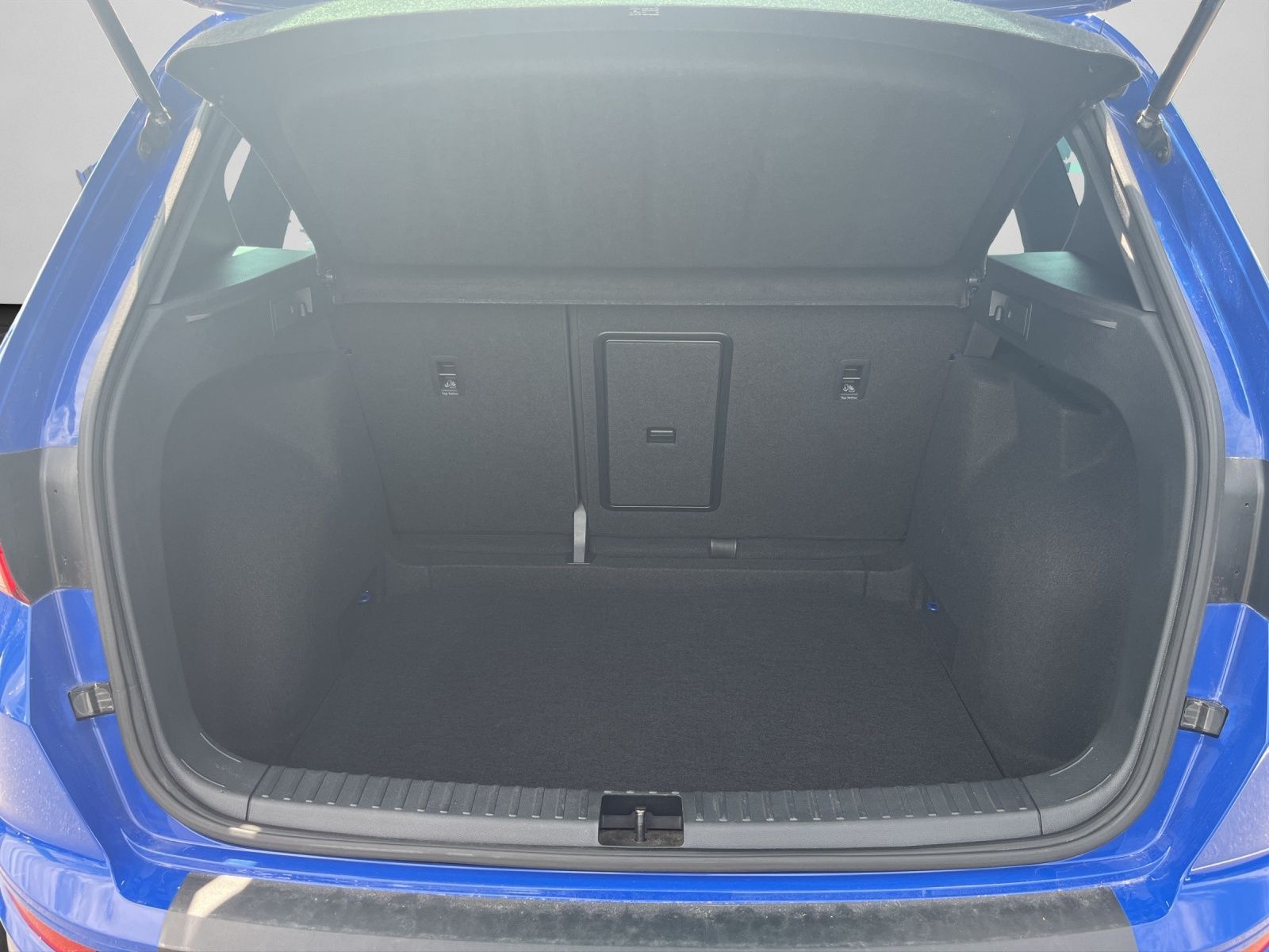 Seat Ateca 2.0 TDI DSG FR AHK NAVI PANORAMA SHZ