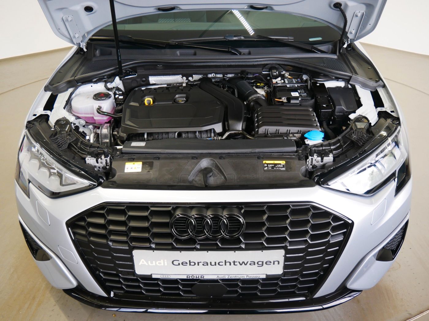 Audi A3 Sportback 35 TFSI advanced - Samsaru's Car Outlet