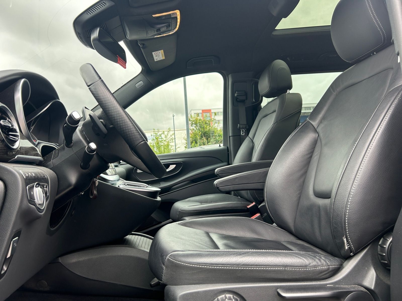 Mercedes-Benz V300d V-Klasse 4MATIC - Samsaru's Car Outlet