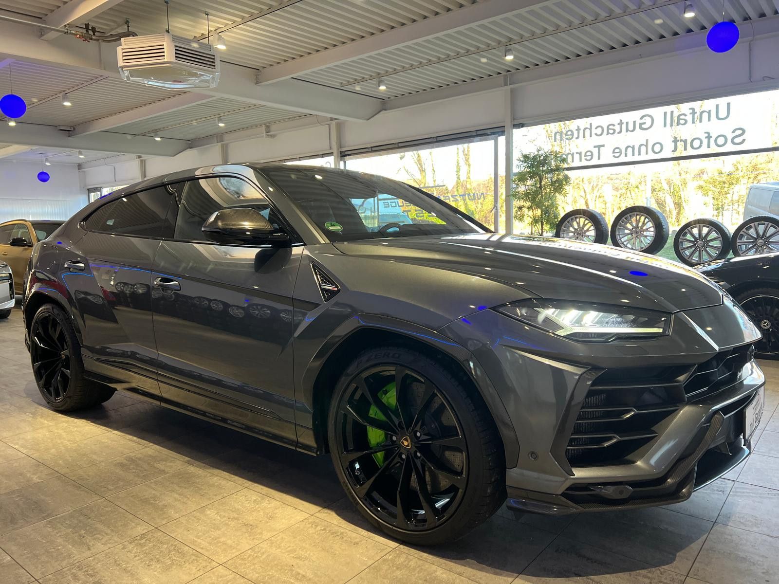 Lamborghini Urus *Großes Carbon Paket*Akrapovic*Garantie