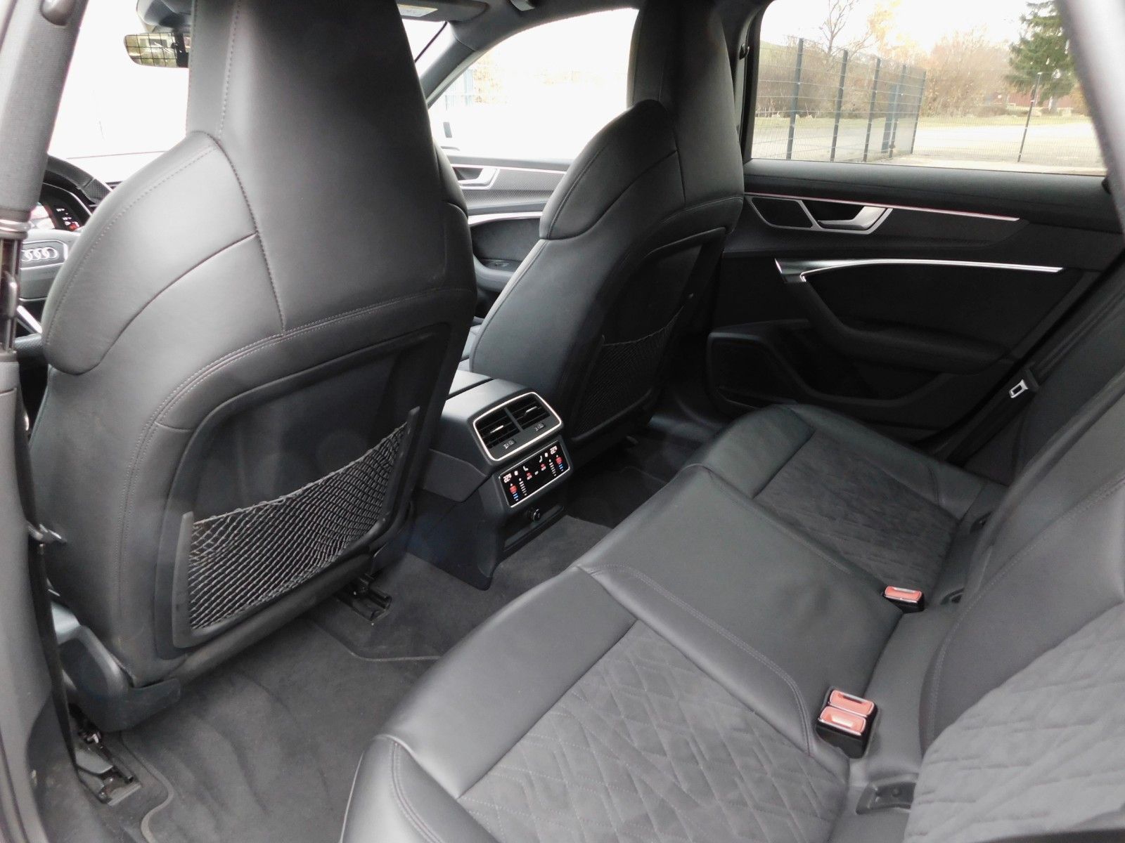 Audi RS6 4.0 DYNAMIK HUD PANO LASER B&O 22 Zoll