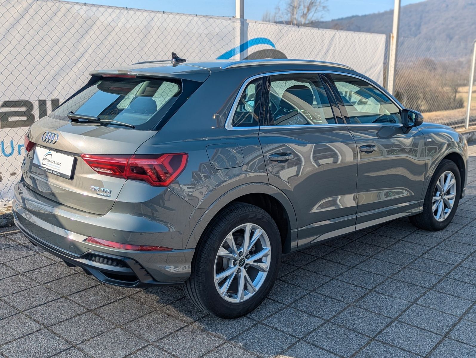 Audi Q3 35 TDI quattro S line - Samsaru's Car Outlet