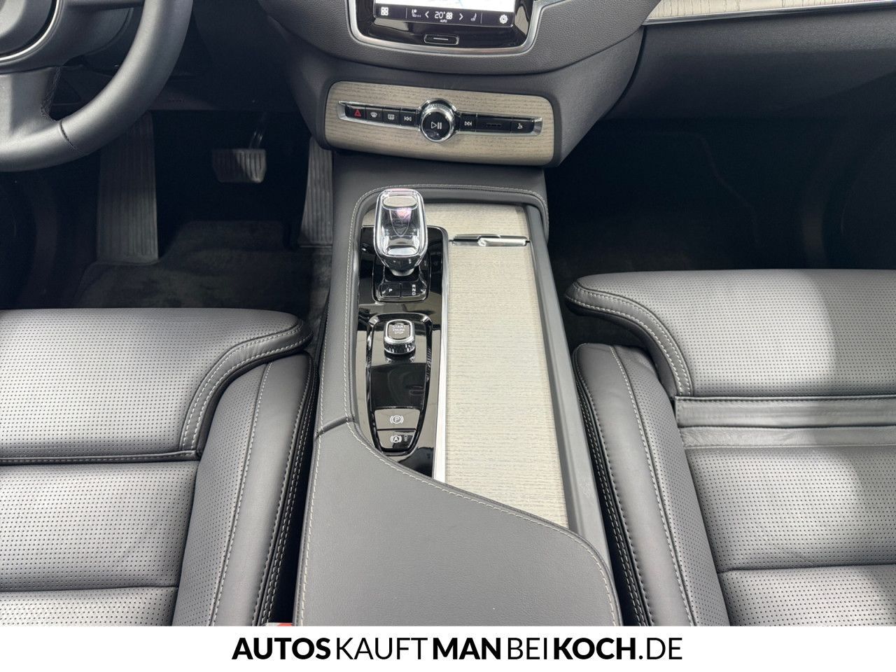 Volvo XC90 T8 Plug-In AWD Ultimate - Samsaru's Car Outlet