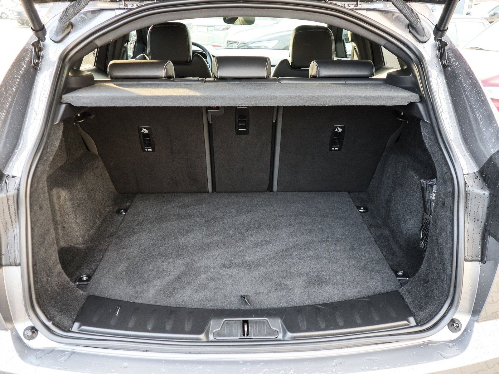 Jaguar E-PACE P250 R-Dynamic SE AWD Black Pack, 20" LM