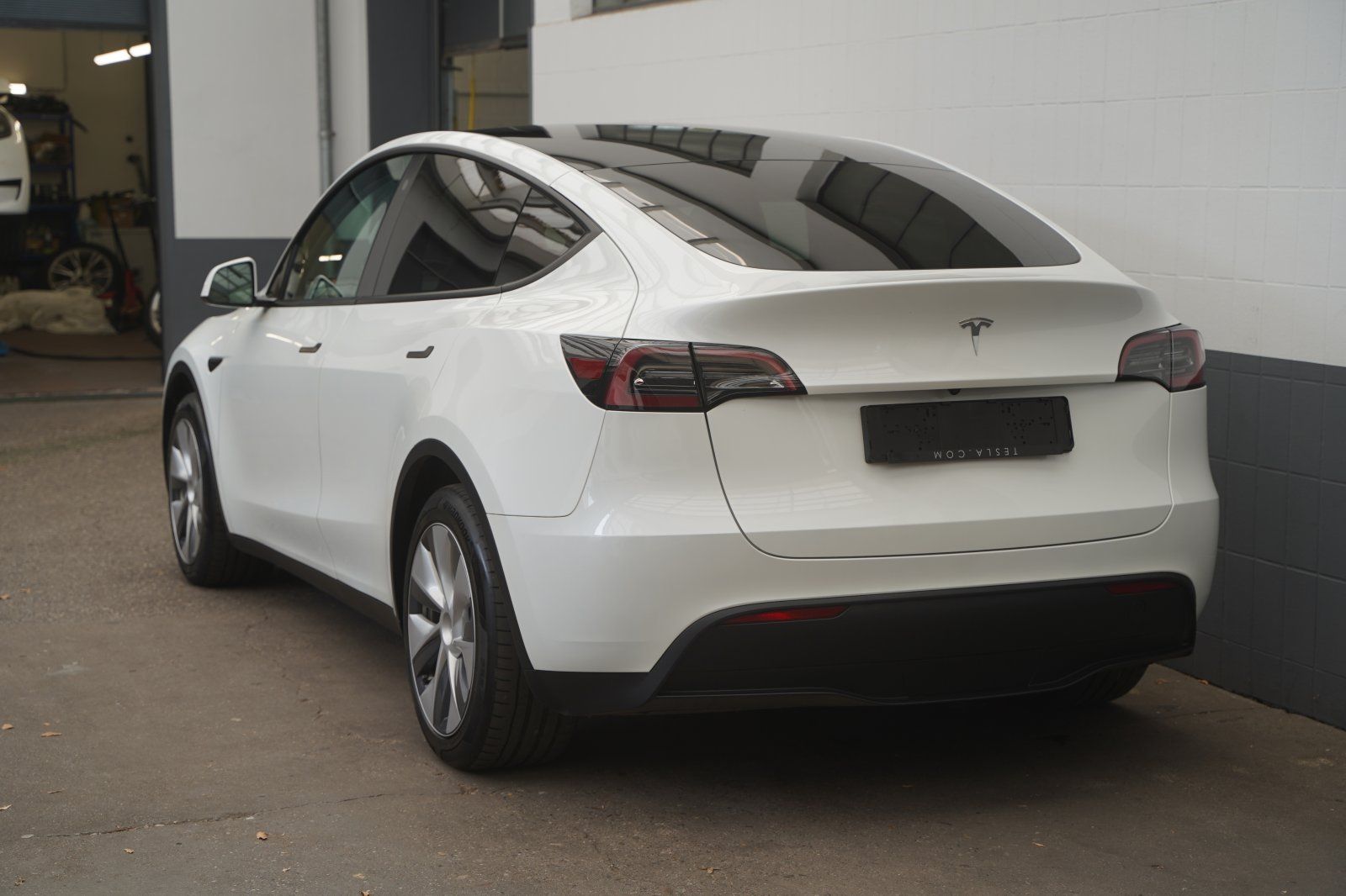 Tesla Model Y Standard Range RWD *1. Hand*unfallfrei*