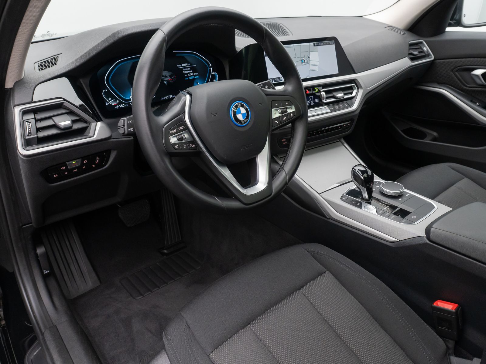 BMW 320e - Samsaru's Car Outlet