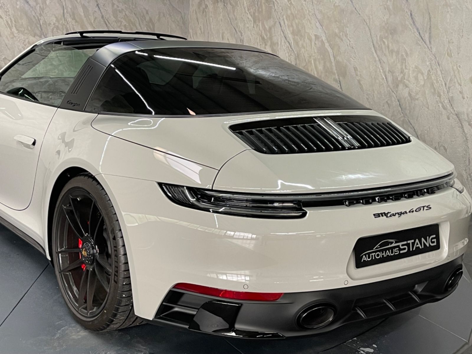 Porsche 911 Targa 4 GTS - Samsaru's Car Outlet