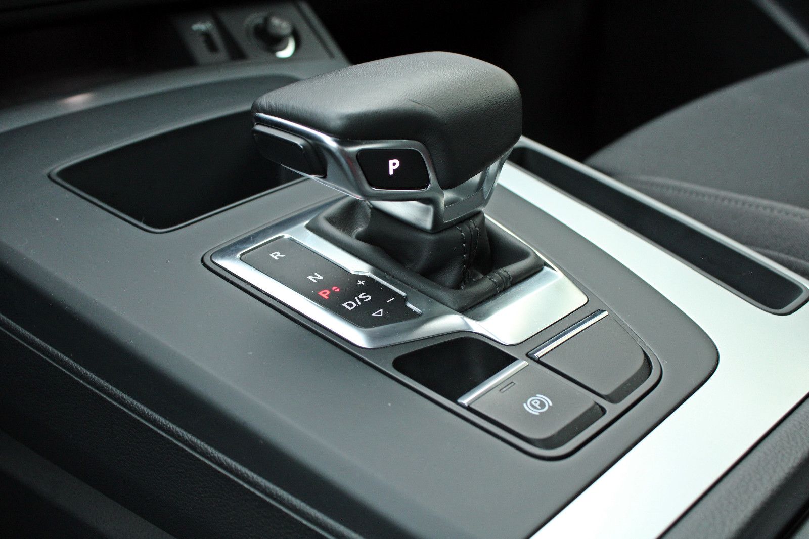 Audi Q5 40TDI qu S LINE MATRIX TOUR AHK KAMERA VC+