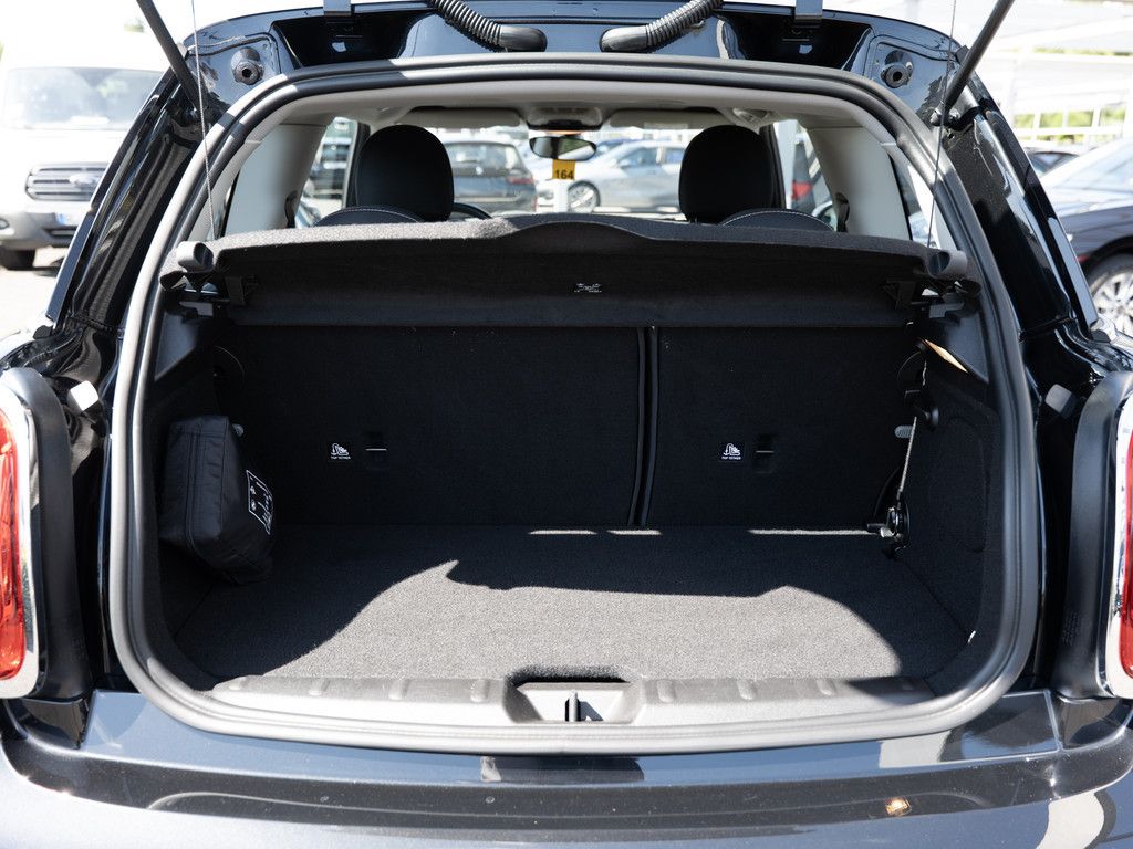 MINI One Essential Trim - Samsaru's Car Outlet