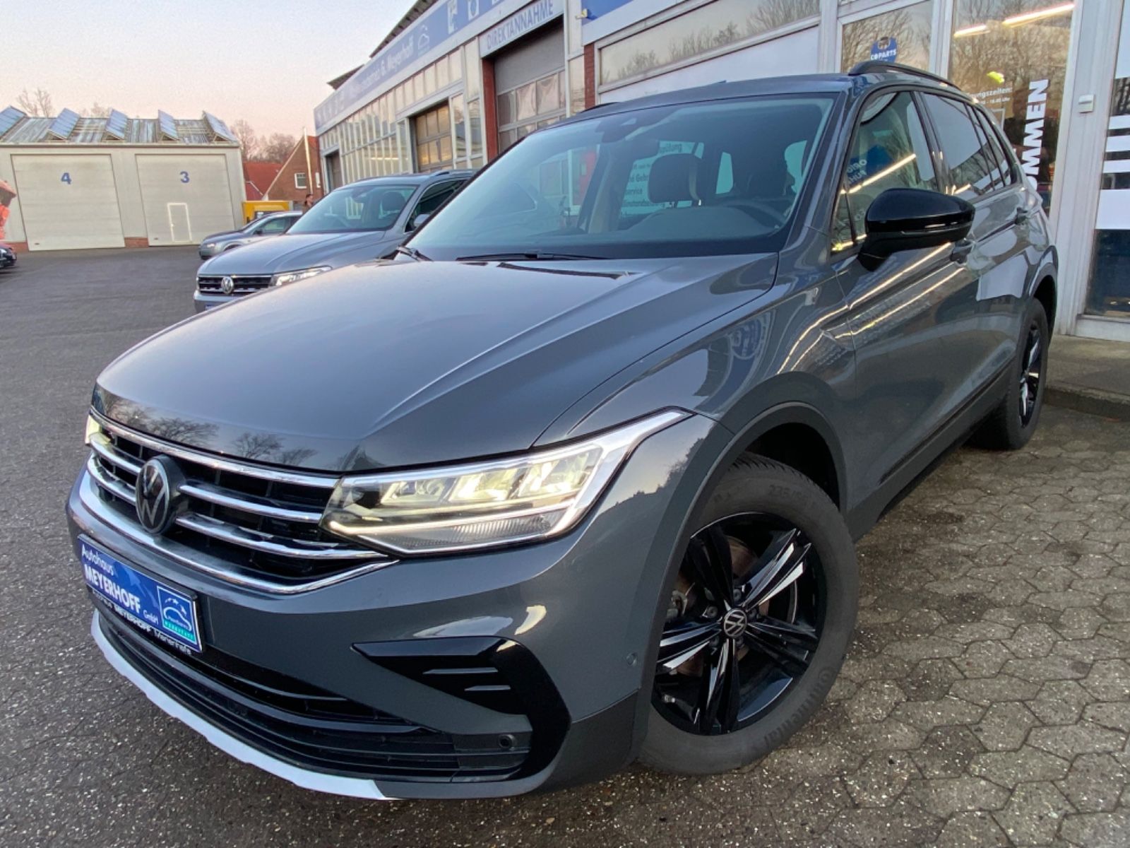Volkswagen Tiguan Life 2.0 TDI 4Motion - Samsaru's Car Outlet