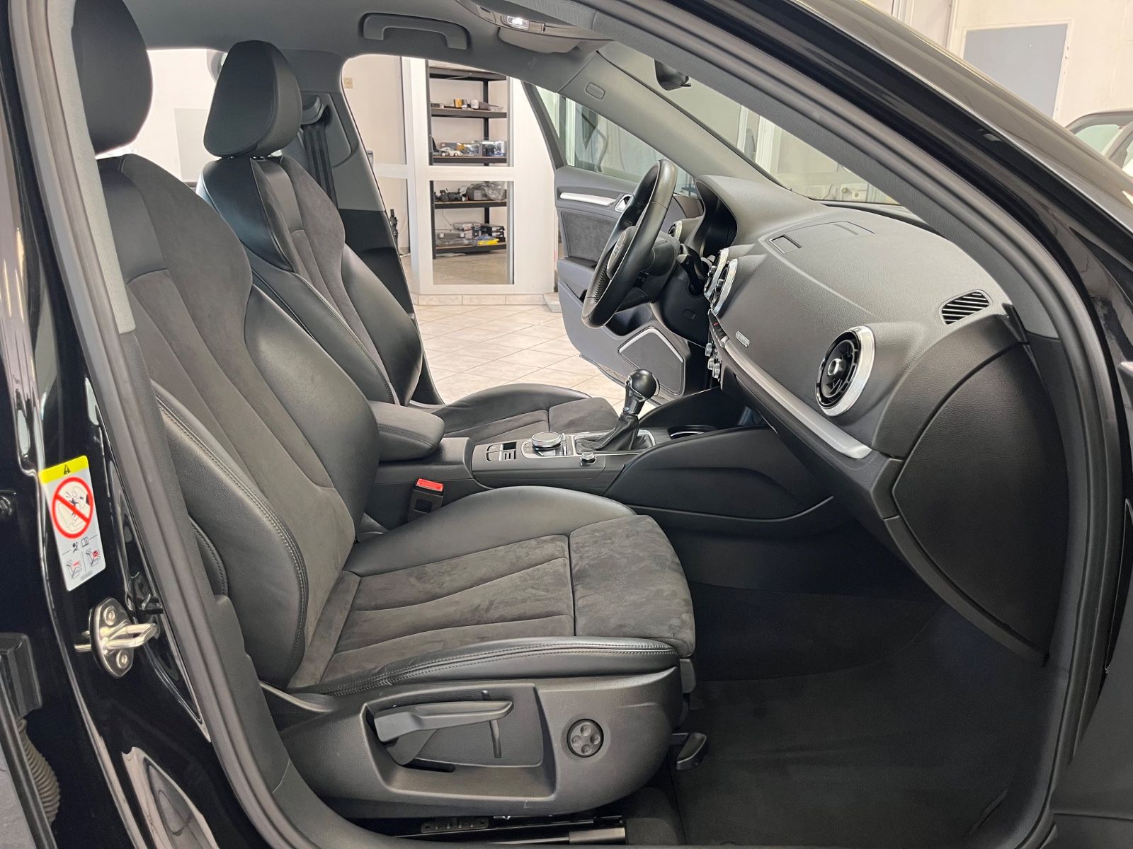 Audi A3 Lim. 40 TFSI Quattro S-Line Sport - Samsaru's Car Outlet