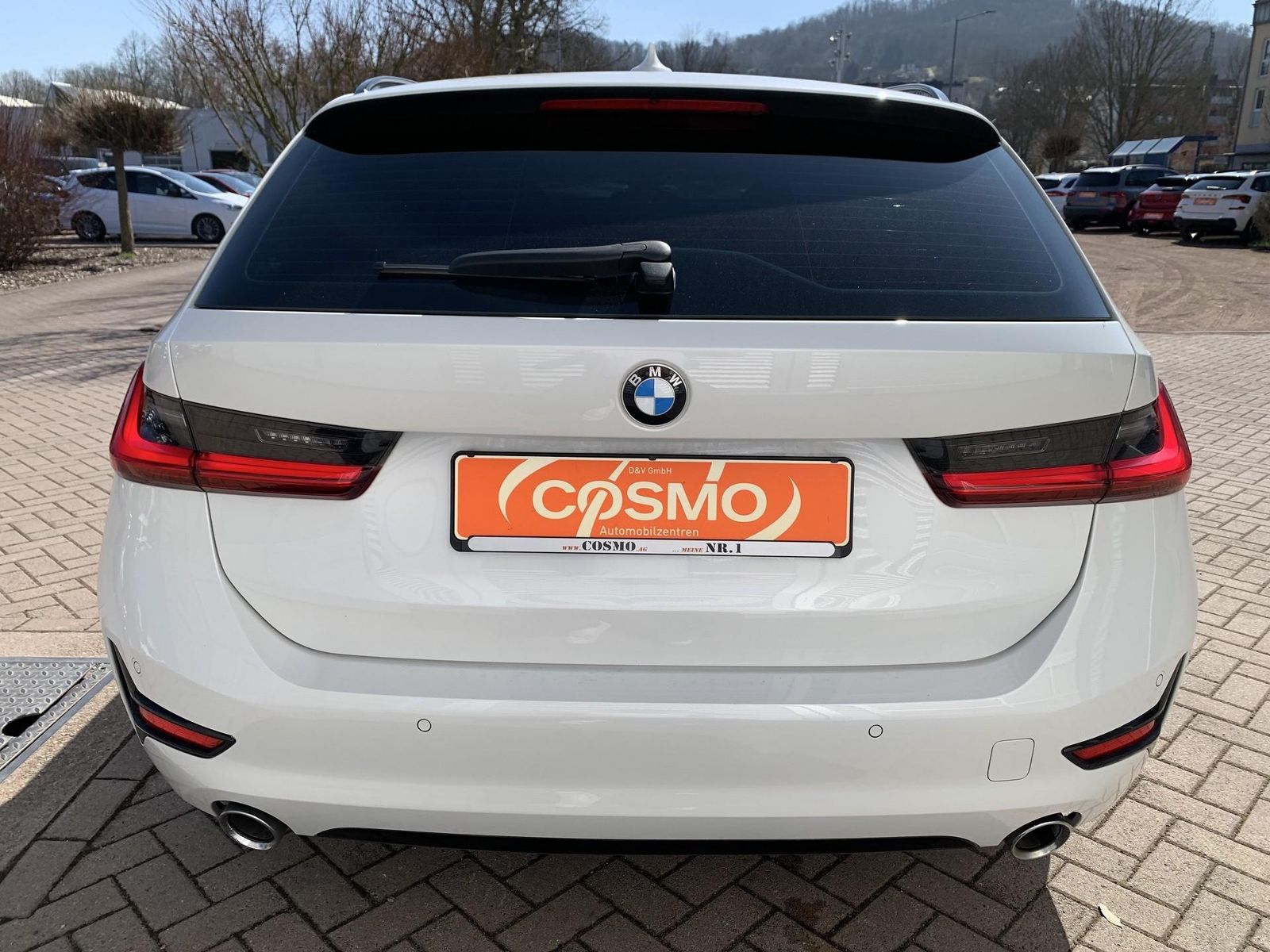 BMW 330i SportLine - Samsaru's Car Outlet