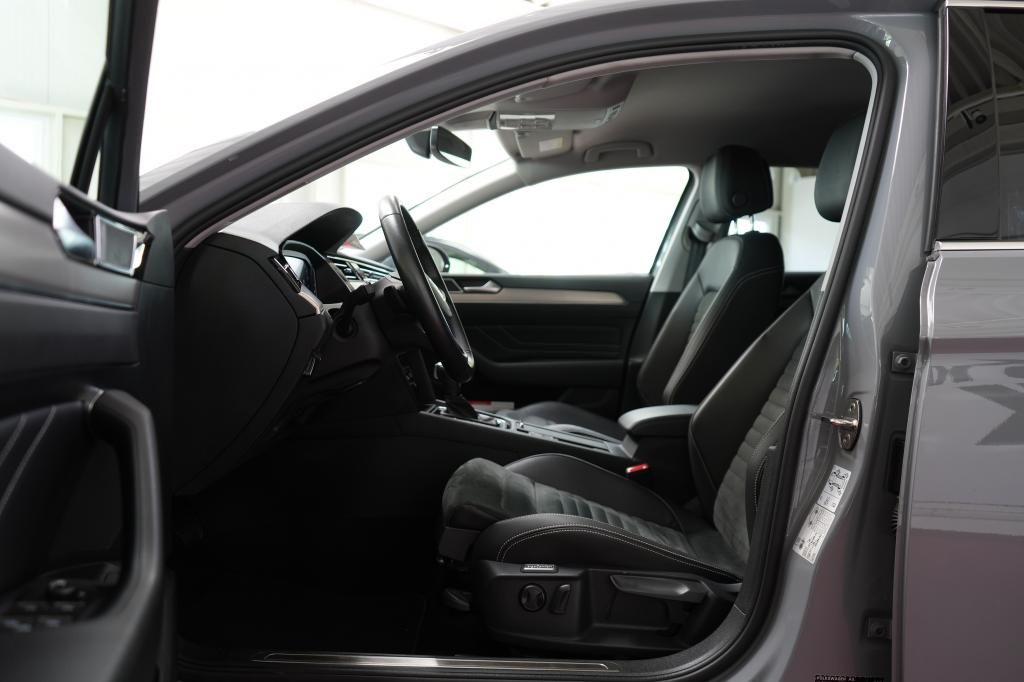 Volkswagen Passat Variant 1.5 TSI Elegance - Samsaru's Car Outlet