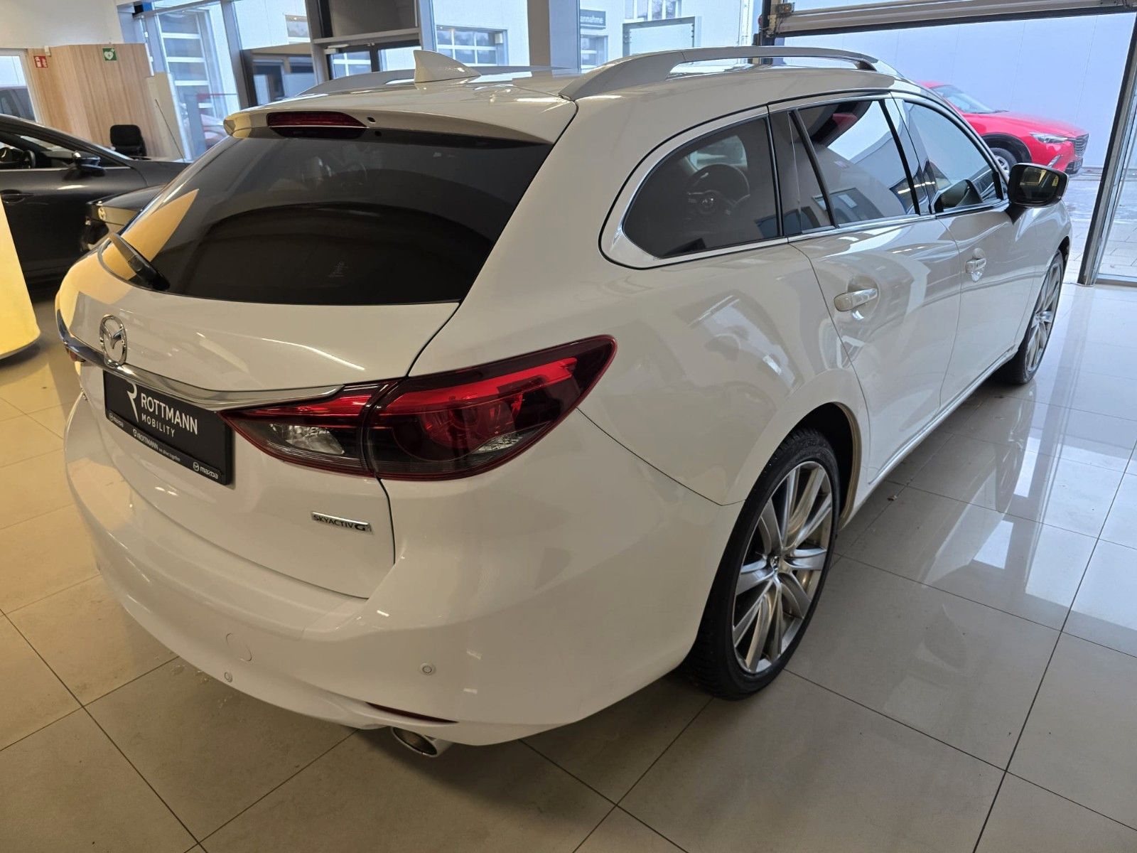 Mazda 6 Kombi Exclusive-Line *HUD*BOSE*SB*LEDER*360°