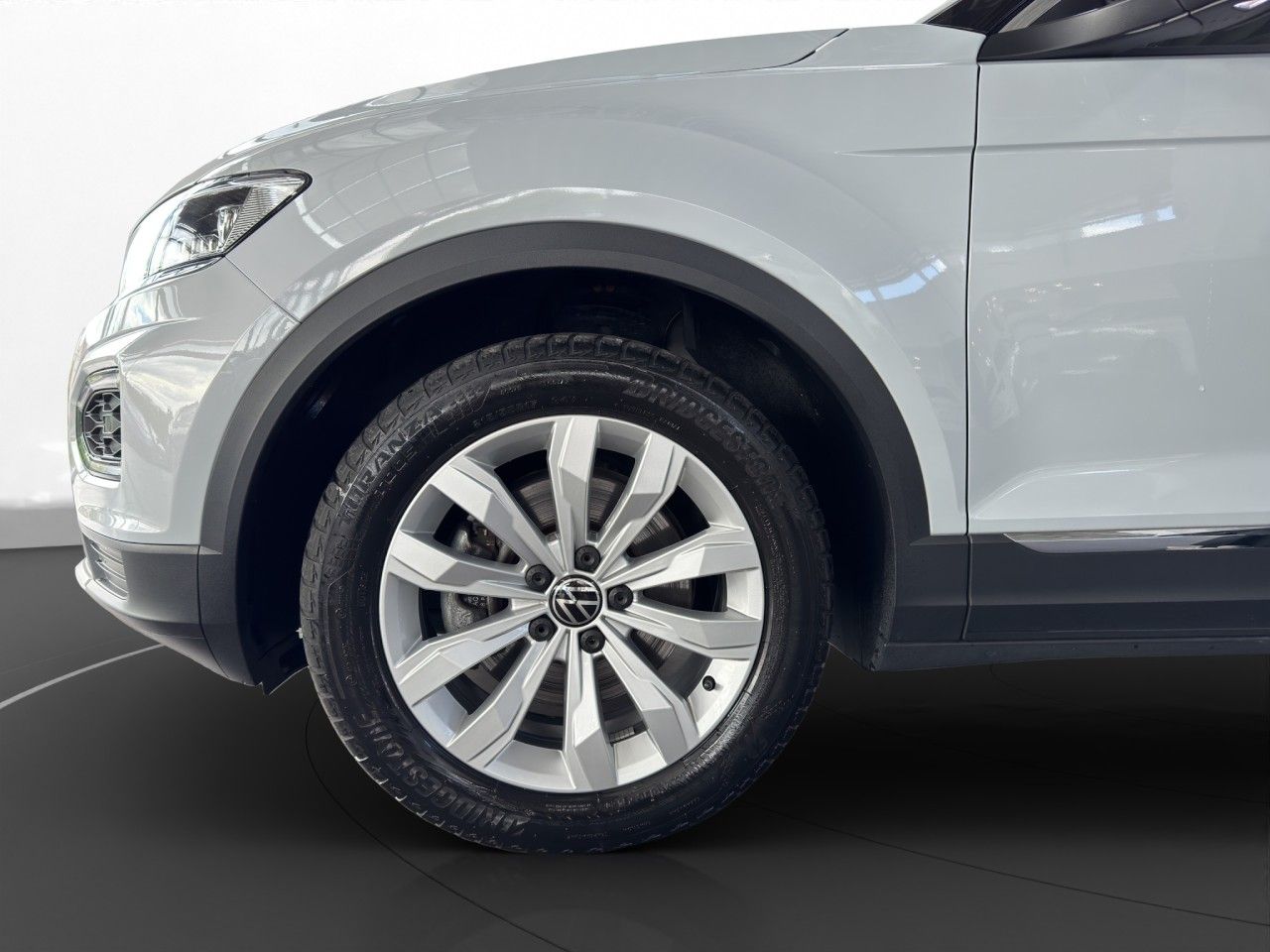 Volkswagen T-Roc 2.0 TSI DSG 4Motion sport - Samsaru's Car Outlet