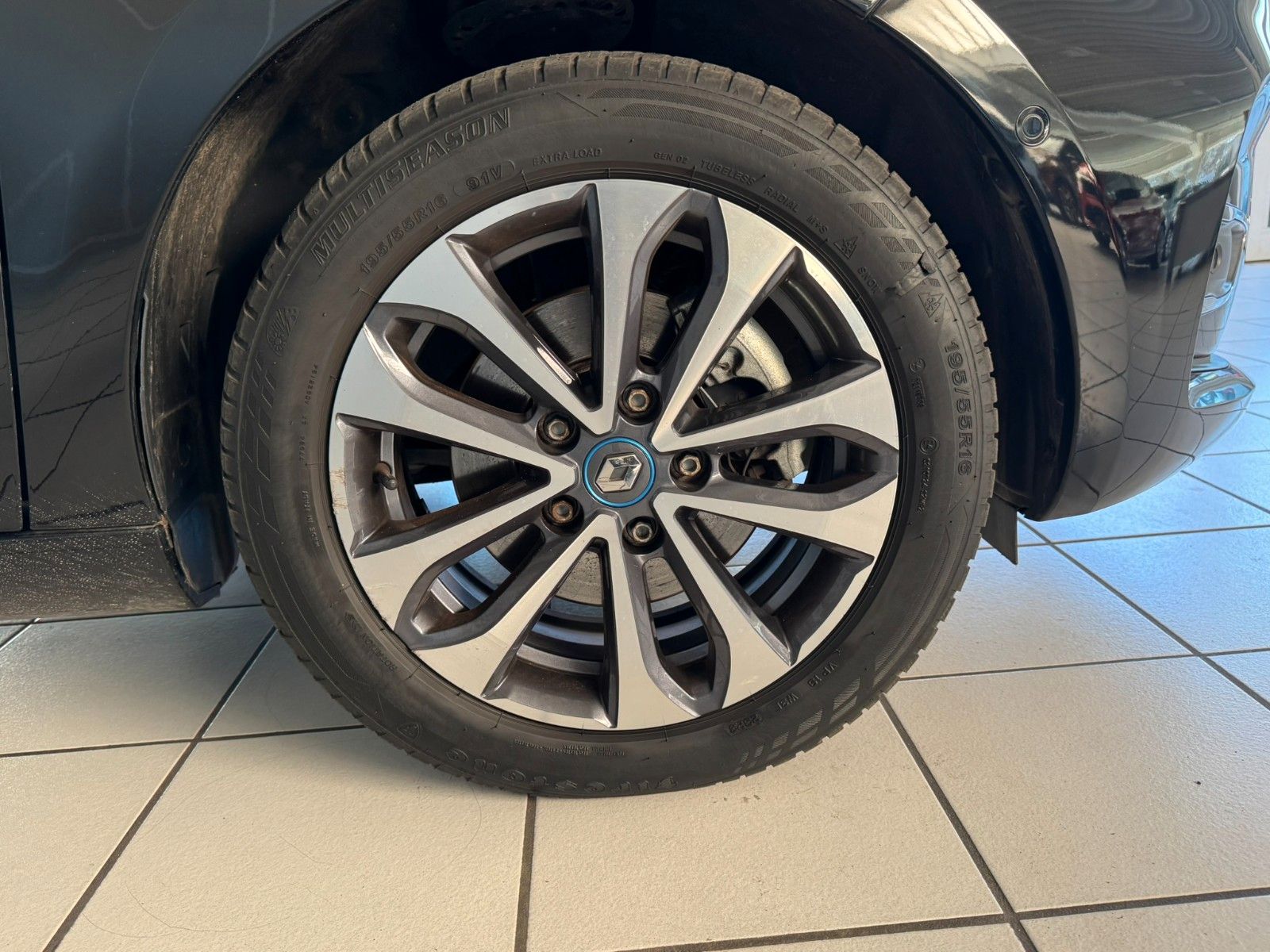 Renault ZOE Zoe Intens - Samsaru's Car Outlet
