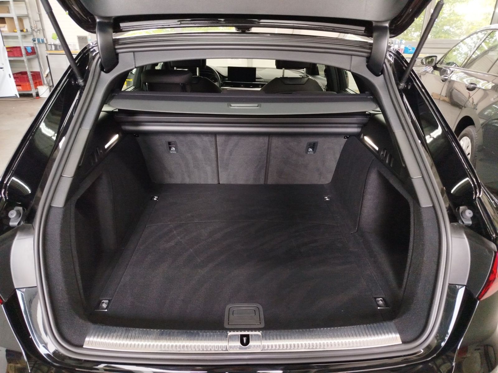 Audi A4 Avant 35 TFSI S tronic advanced - Samsaru's Car Outlet