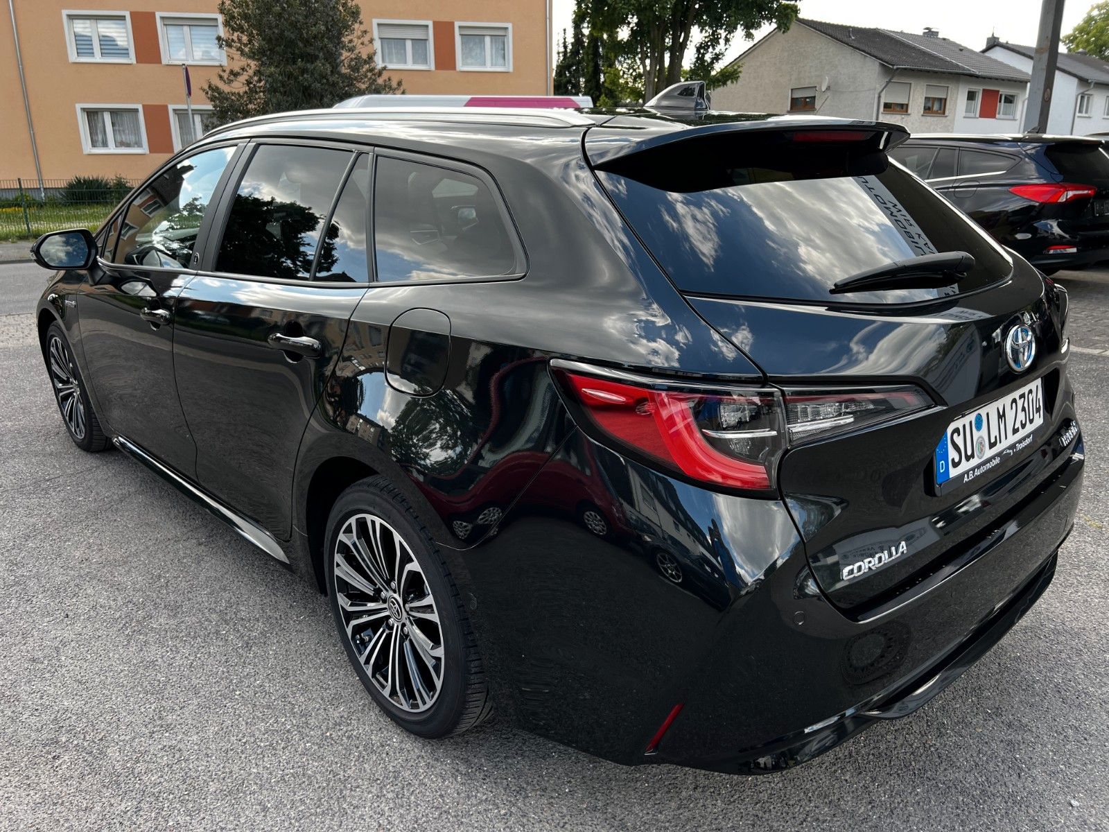 Toyota Corolla Touring Sports Hybrid Team D - Samsaru's Car Outlet