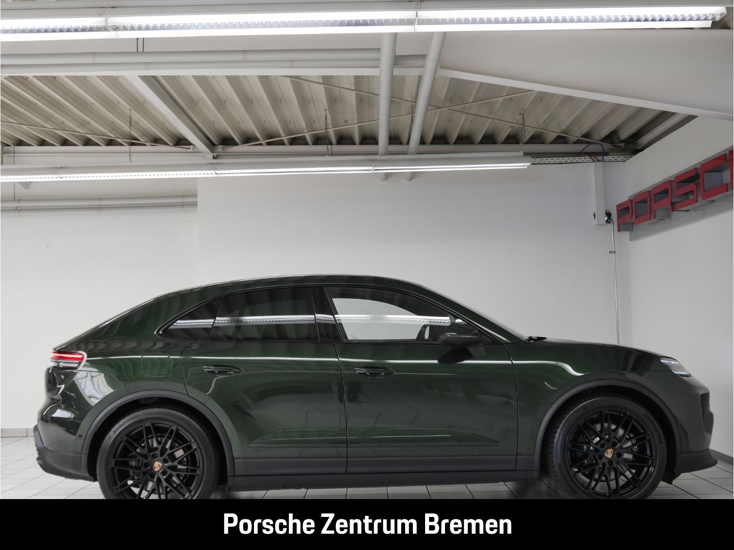 Porsche Macan 4 S Burmester Pano InnoDrive Luftfederung