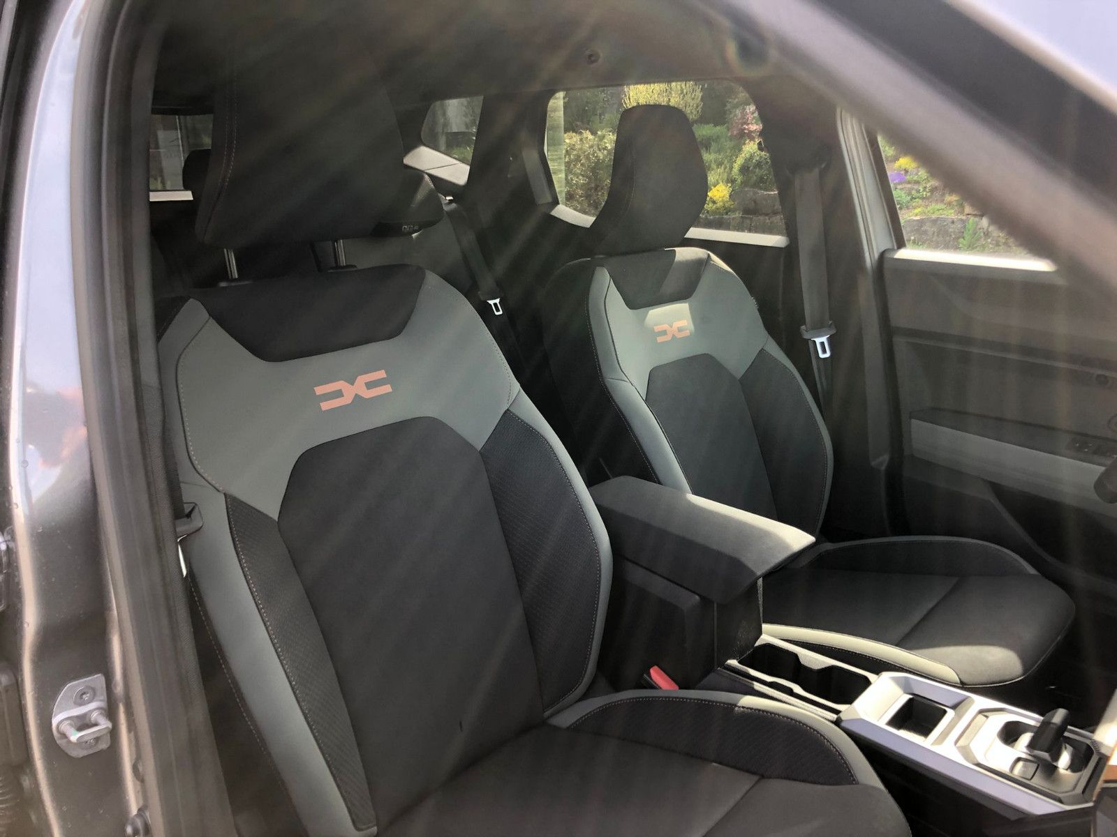 Dacia Duster HYBRID 140 Extreme+ - Samsaru's Car Outlet