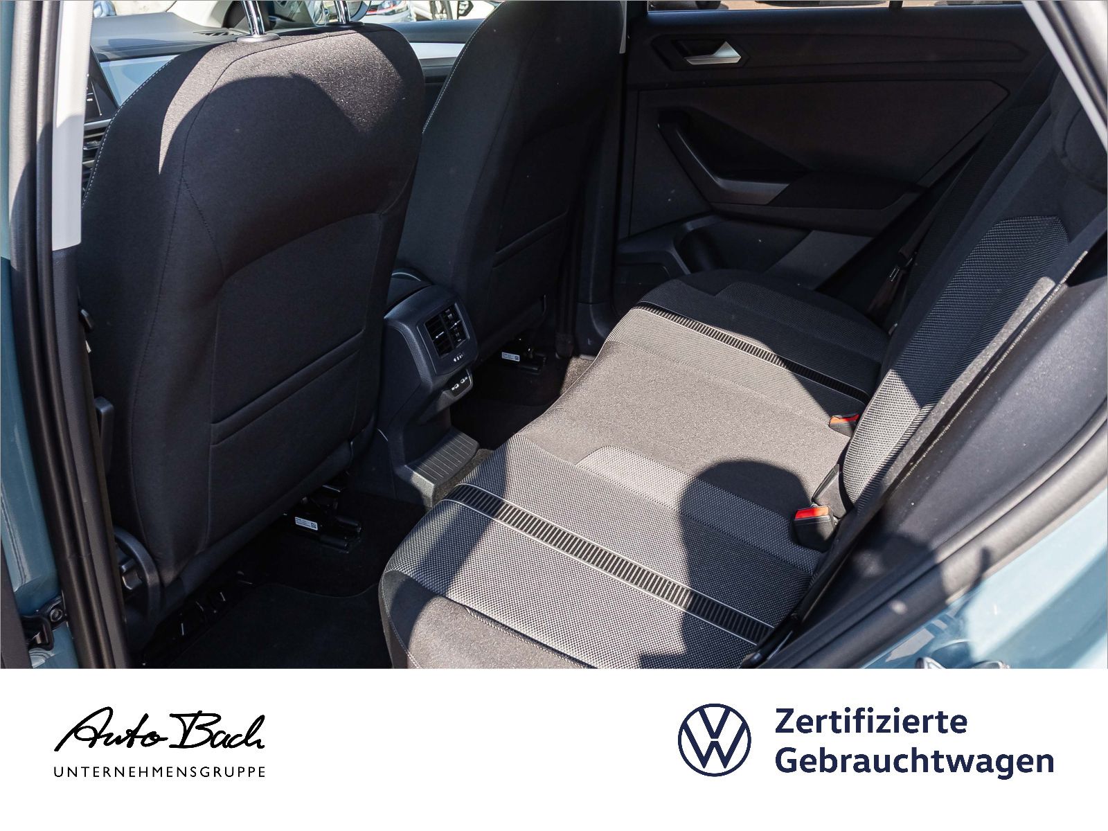 Volkswagen T-Roc 1.0 TSI Life - Samsaru's Car Outlet
