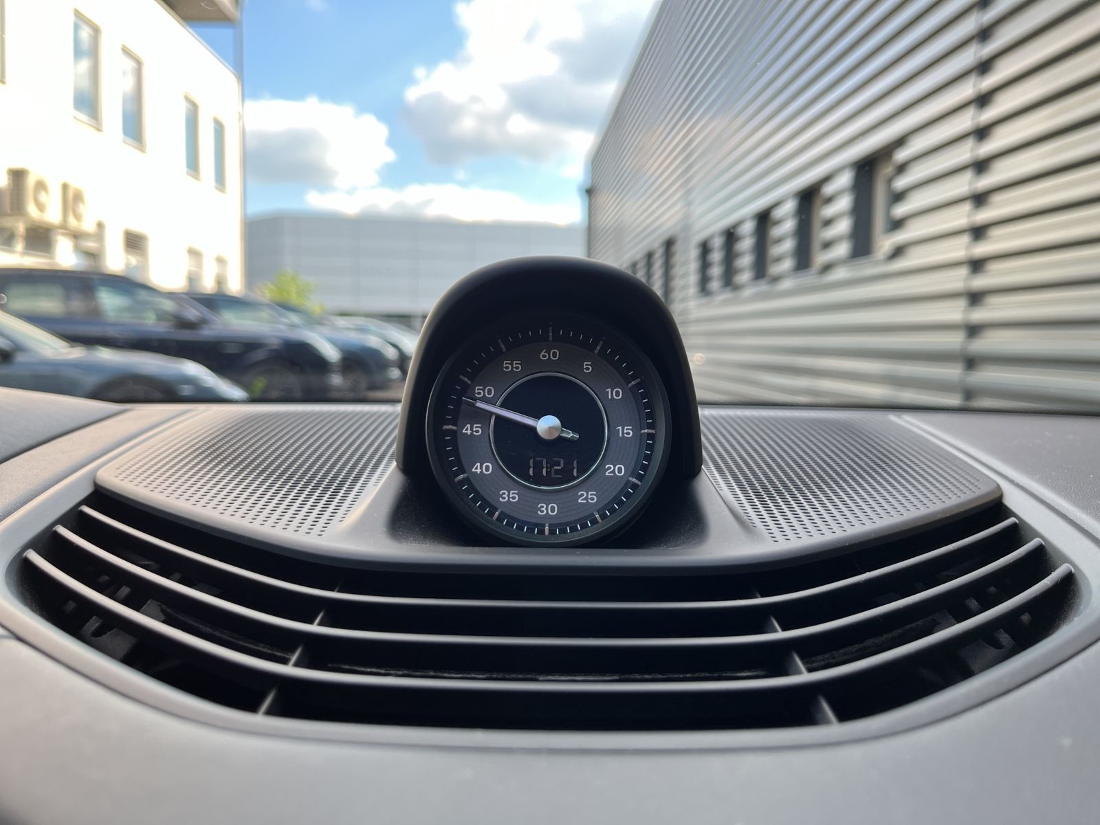 Porsche Taycan Turbo S PTS Smyrnagrün,Sitzbel.