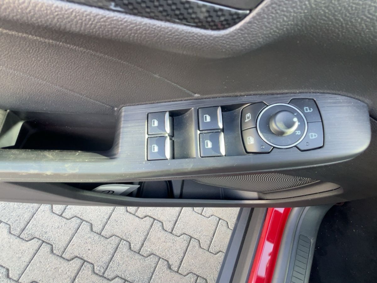 Ford KUGA ST-Line X - Samsaru's Car Outlet