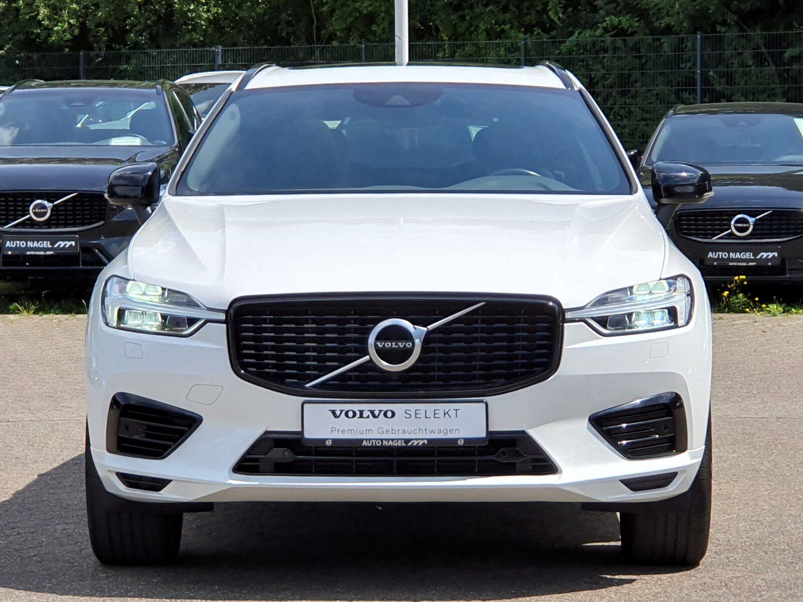 Volvo XC60 T6 Twin Engine AWD R Design - Samsaru's Car Outlet