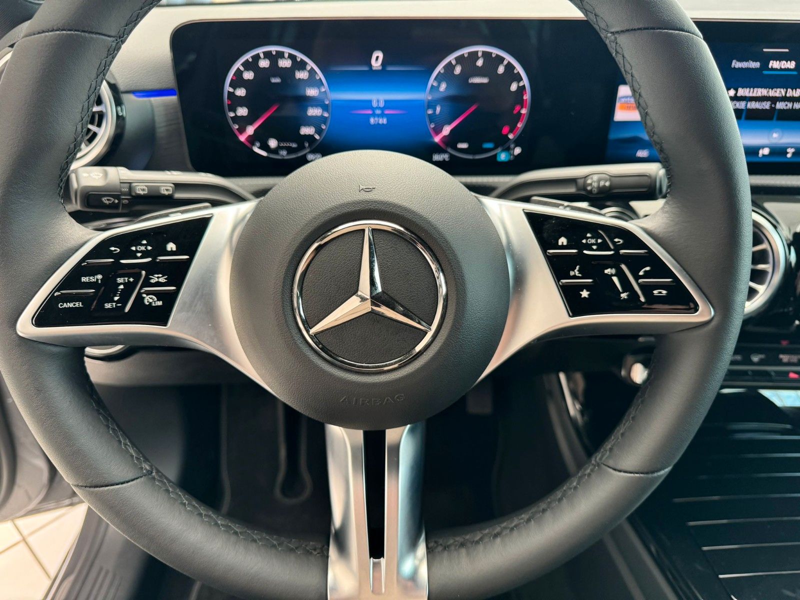 Mercedes-Benz A200 Progressive Advanced Plus - Samsaru's Car Outlet