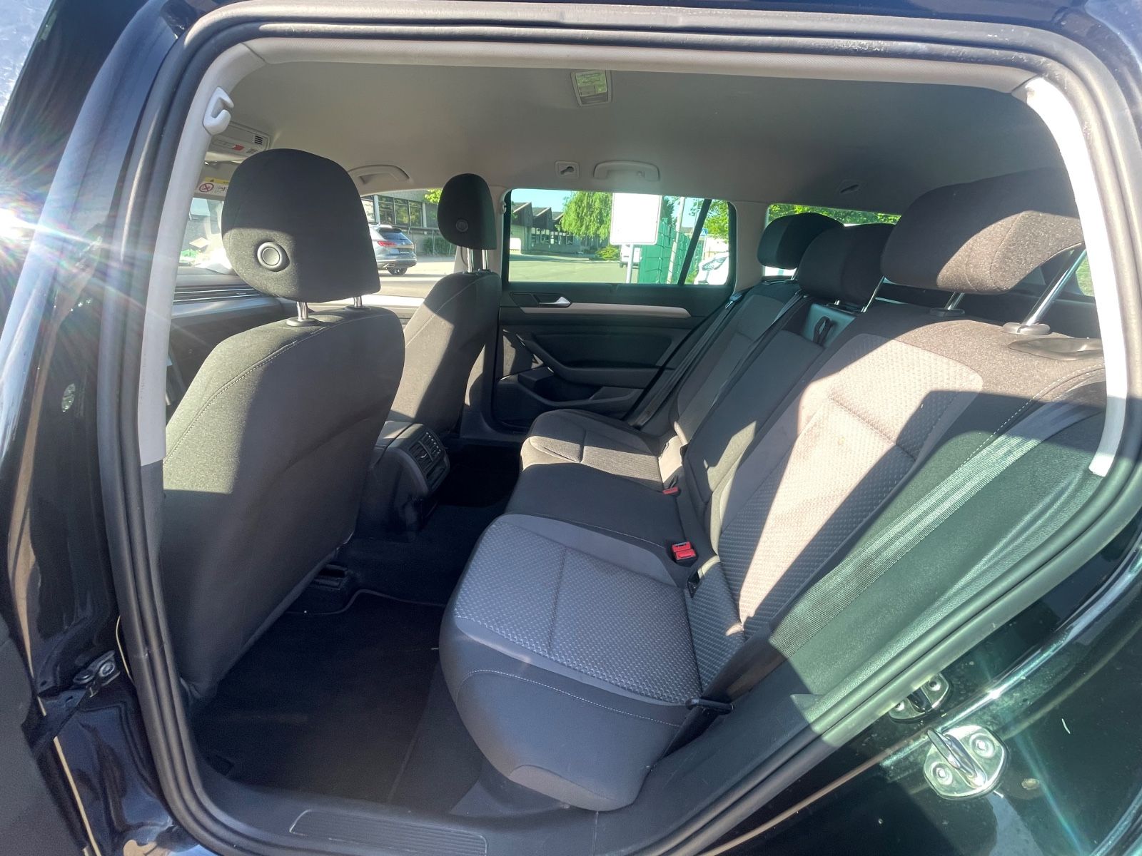 Volkswagen Passat Variant - Samsaru's Car Outlet