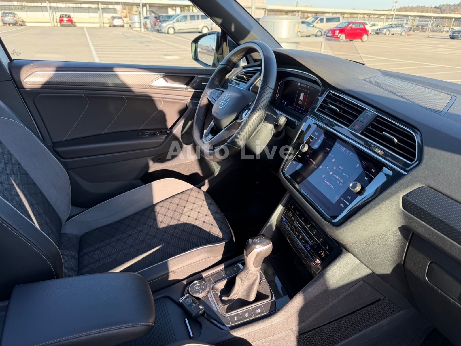 Volkswagen Tiguan 2.0 TDI*4M*DSG*R LINE*PANO*IQ-LED*AHK*VOL